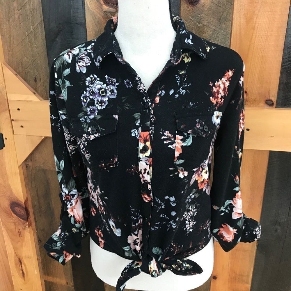 Fashion Nova tie front shirt with button up sleeve